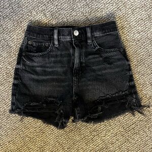 AMERICAN EAGLE HIGH RISE SHORTS